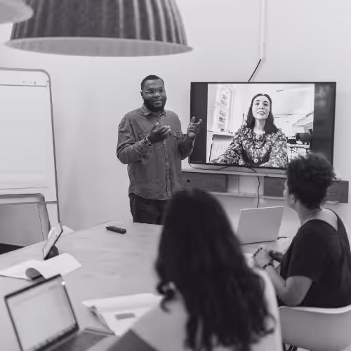 Managing Hybrid Teams | Management Centre Europe (MCE)