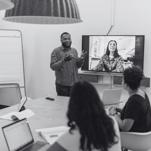 Managing Hybrid Teams | Management Centre Europe (MCE)